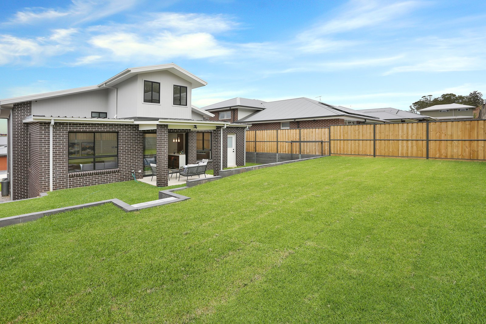 11-tanika-st-vineyard-backyard