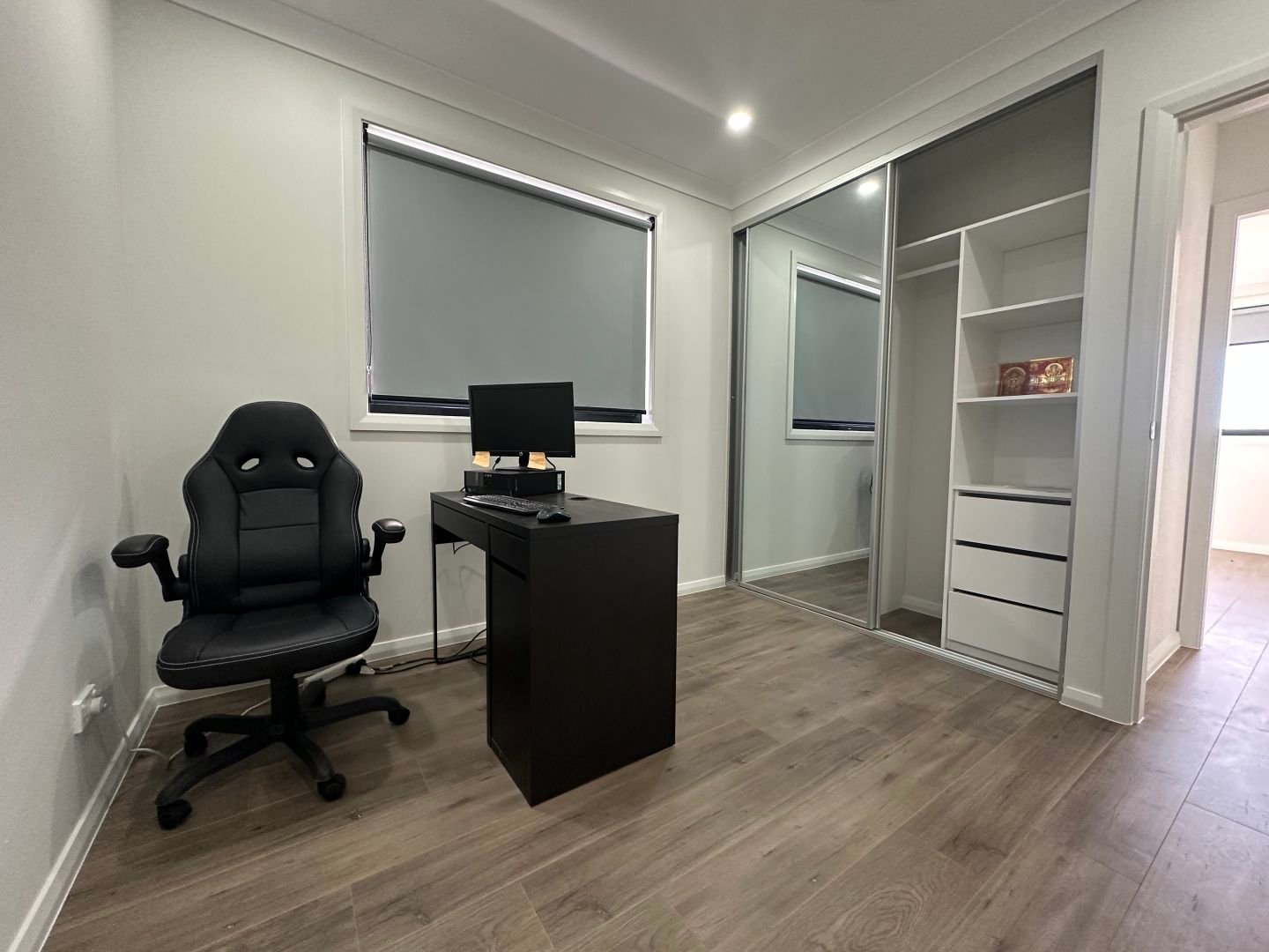 298-abell-road-marsden-park-room 2